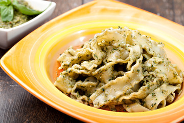 reginette whit pesto sauce
