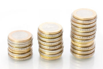 Steigerung Gewinn - Konzept mit Münzstapeln