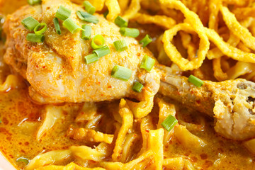 Khao Soi (Northern Thai Noodle Curry Soup)