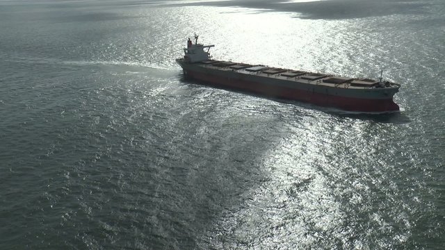 cargo en pleine mer