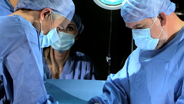 Head Shoulders Surgeon Nurse Hospital Operating Room 
