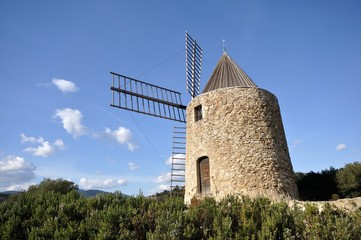 moulin st roch