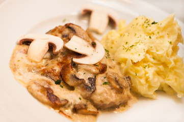Jägerschnitel