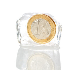 Financial crisis in Europe, inflation, the euro. Euro frozen on