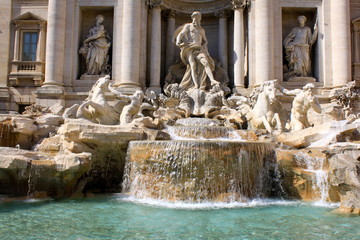 Fototapeta na wymiar Fontanna di Trevi w Rzymie - Włochy