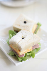 sandwich ham and cheese