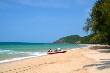 Fototapeta na wymiar Pulau Sibu tropical island beach, Malaysia