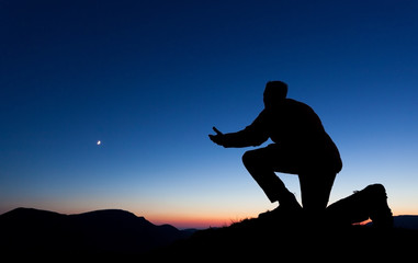Man Praying © Duncan Andison