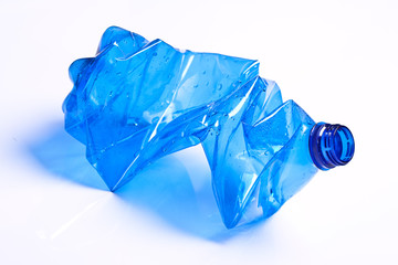 Fototapeta premium empty plastic water bottle isolated on white background