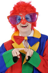 Junge Frau als Clown verkleidet