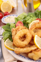 squid rings with lettuce