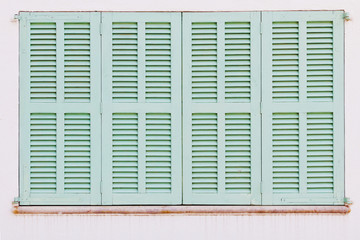 Gr&uuml;ne Fensterl&auml;den