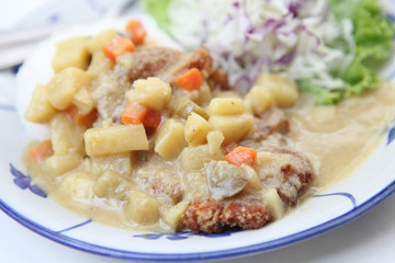 Curry rice with fried pork