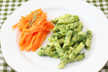 Pasta mit Spinat