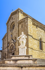Fototapeta na wymiar Katedra w Arezzo