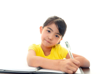 勉強を楽しむ女の子