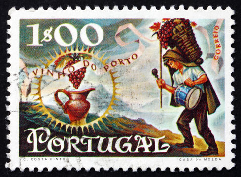 Postage stamp Portugal 1970 Worker Carrying Basket of Grapes