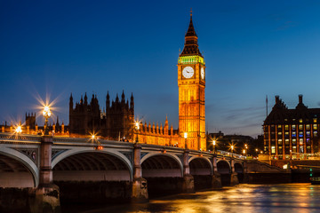Fototapeta na wymiar Big Ben i House of Parliament w nocy, London, Wielka Brytania