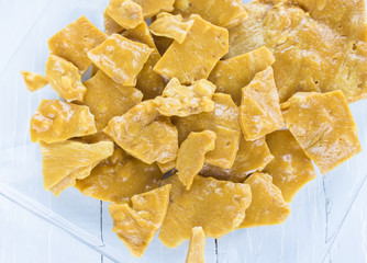Macadamia Nut Brittle