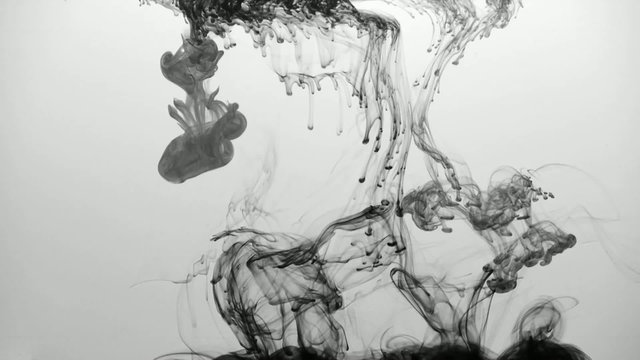 Tinte in Wasser (Schwarz-Wei&szlig;)