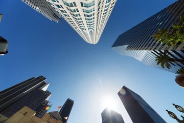 Fotobehang Los Angeles Wolkenkrabbers in Los Angeles, van onderaf bekeken