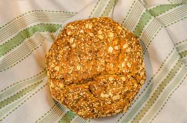 Achteckiges Vollkorndinkelbrot 3