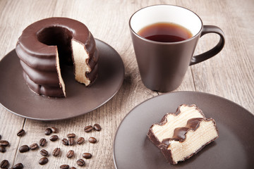Baumkuchen und Tasse Kaffee
