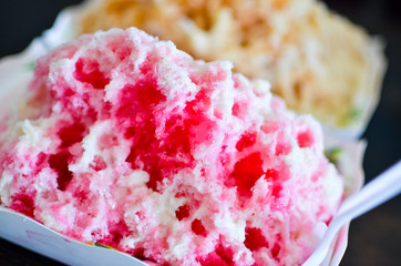 Shaved ice with syrup