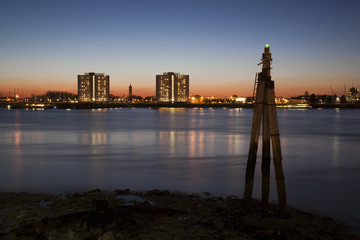Obraz premium Portsmouth Harbour at night