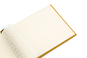 Ringbuch vor weißem Hintergrund