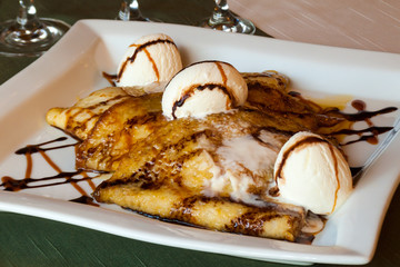 Parisian pancakes with ice cream