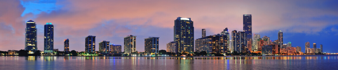 Panele Szklane Podświetlane  Scena nocna w Miami