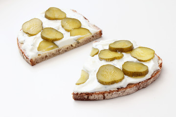 Quarkbrot mit Gurke