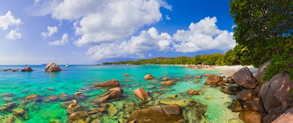 Crédence de cuisine en verre imprimé Anse Source D'Agent, île de La Digue, Seychelles Panorama of beach Anse Lazio at Seychelles