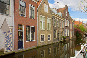 Obraz premium street with canal of Delft, Holland