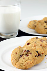White chocolate and cranburry cookies