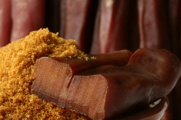 Bottarda di Muggine intera su bottarga grattugiata