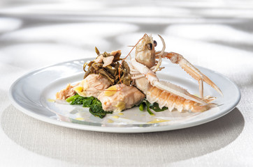 Carciofi in insalata con scampi