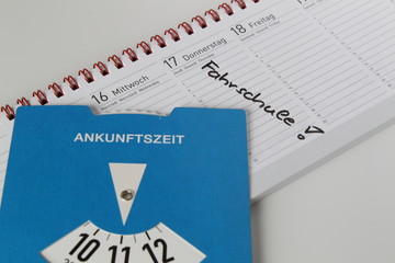 Notiz im Kalender für Fahrschule