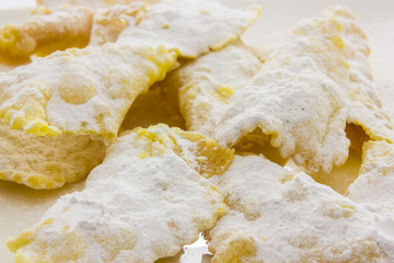 Sfrappole di carnevale bolognesi