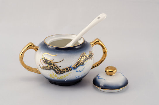 Cukiernica z chińskiej porcelany
