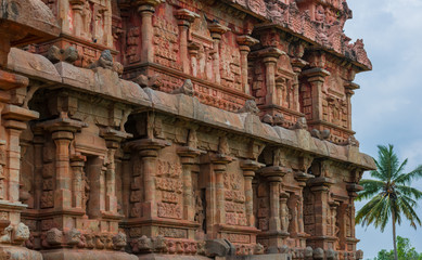 Obraz premium ancient Temple, bas-reliefs, South India