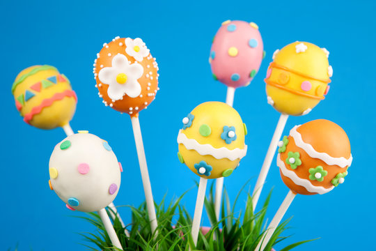 Easter egg cake pops