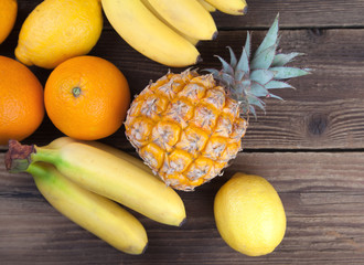 Früchte Mix auf Holz V