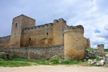 Fototapeta na wymiar Trigueros del Valle Burg - Trigueros del Valle castle 02