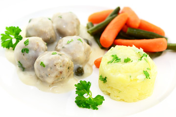 Fleischklopse mit Gemüse