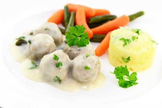 Hackfleischb&auml;llchen  mit Gem&uuml;se