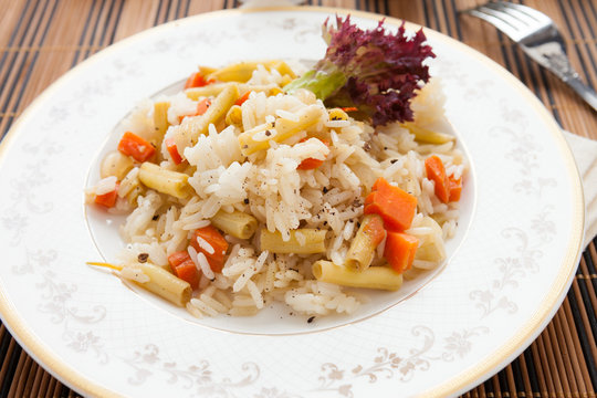 lean boiled rice with vegetable mix