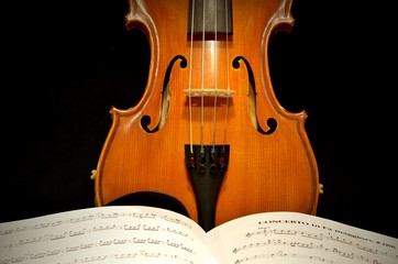 Fototapeta premium Violin with music
