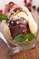 banana split and berries